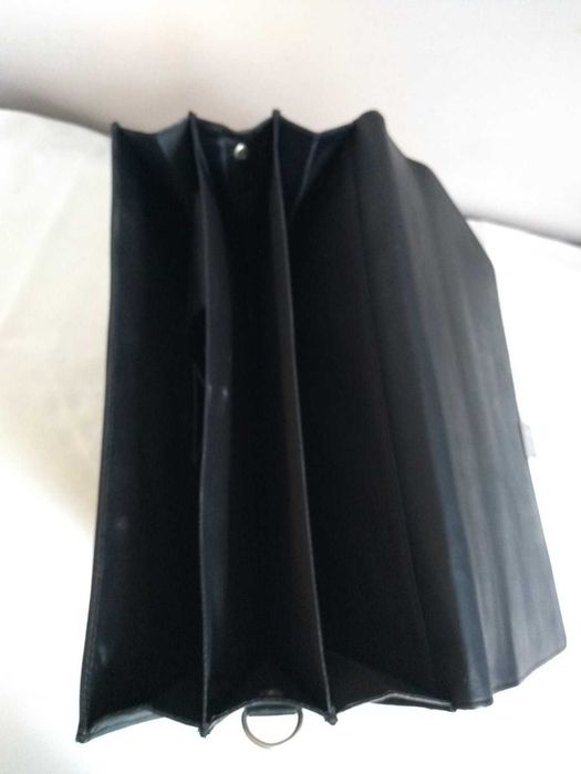 Кожена бизнес чанта