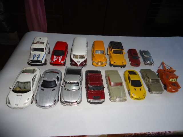 Небольшая коллекция моделей железных машин