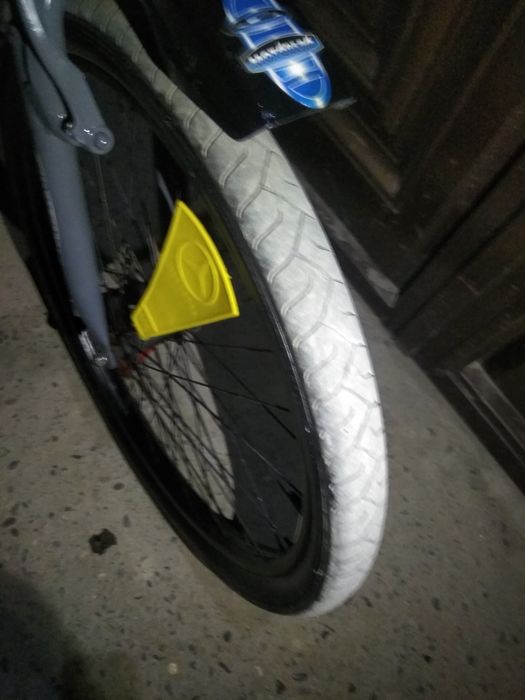 Velik rembo sotiladi