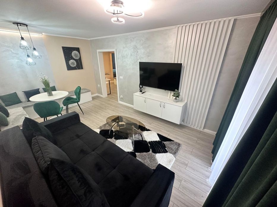 Ofer spre închiriere Apartament de Lux 4 Camere Etaj 1 Micro 17