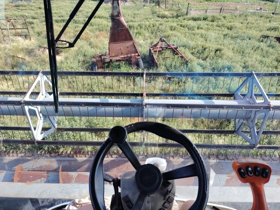 Продам комбайн Vector-410 Срочно!