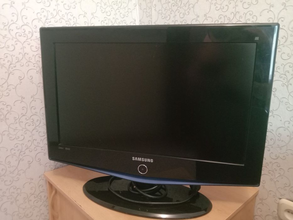 Телевизор Самсунг.