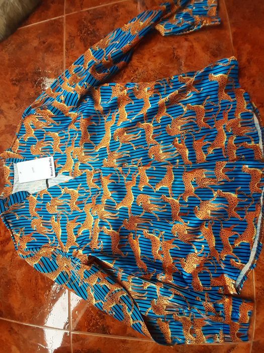 Bluza noua mărime 40
