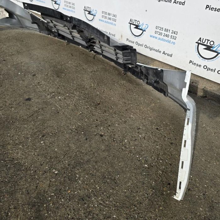 Ornament bara fata superioara cu grila radiator UK Opel Vivaro