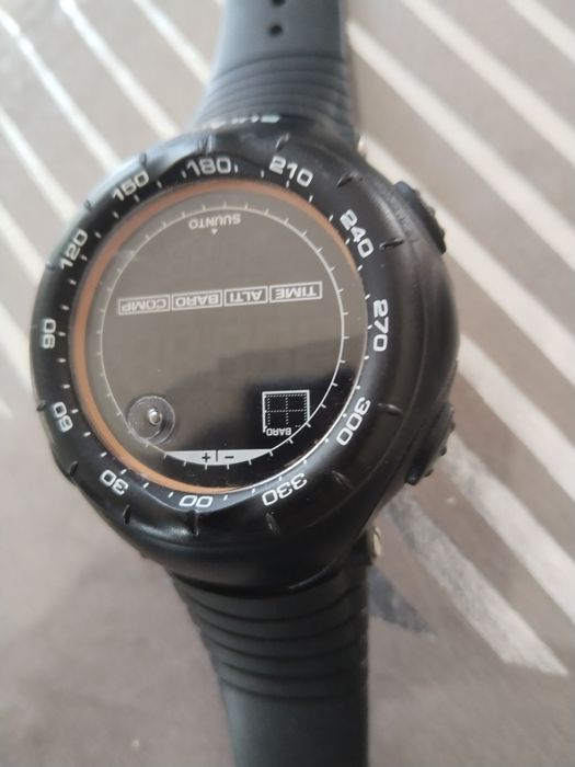 Vând Ceas suunto vector military