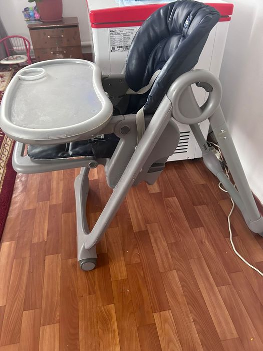 Продам стулья для кормления