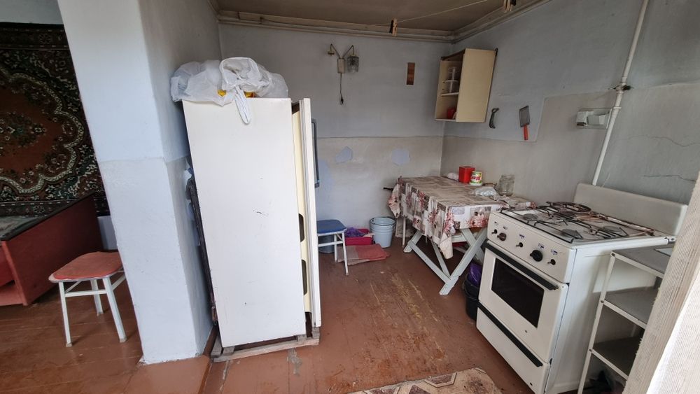 Продается дом 4 соток 6 комнат фасад дома 20 метров. Ориентир Гелён.