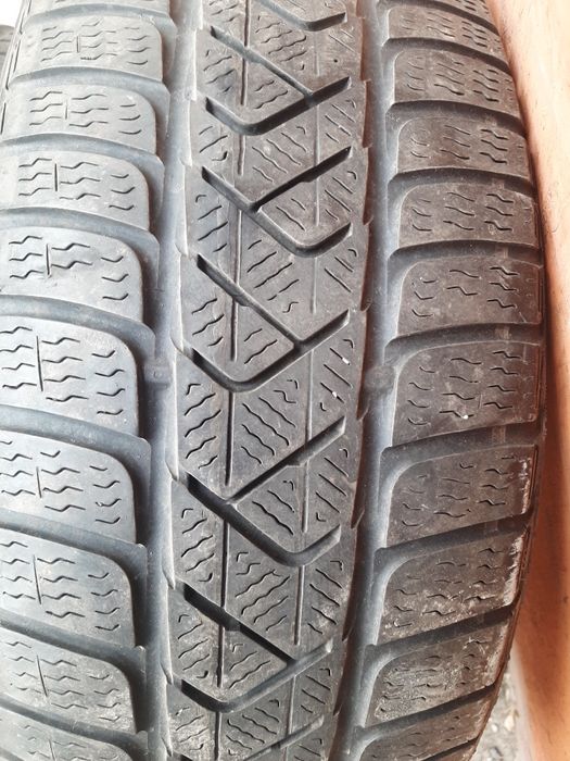 Продам шины 215/60/16 пирелли
