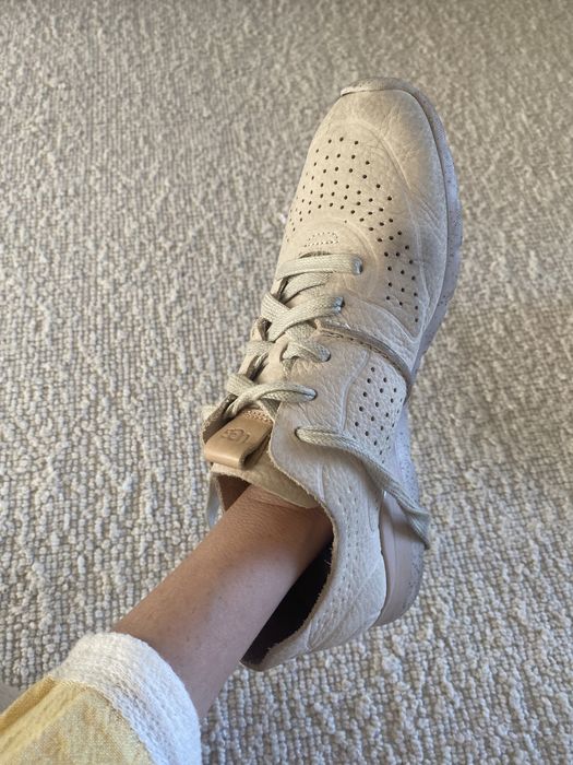 Pantofi sport UGG marimea 38, din piele foarte moale