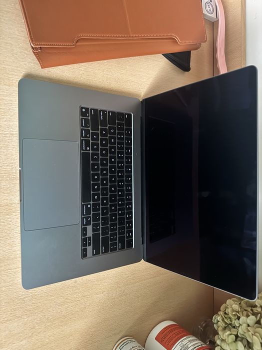 Macbook air m2 15дюймов 8/256