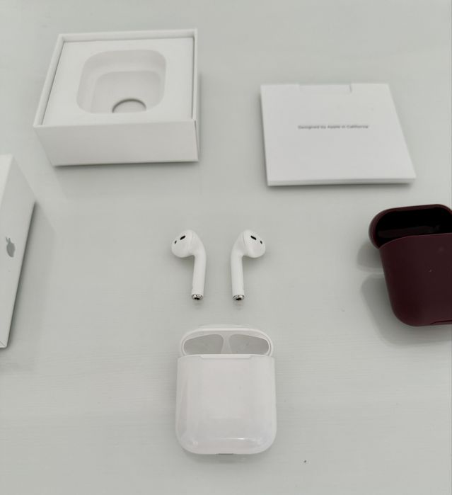 Apple AirPods 2 originale + cutie + cablu Lightning nou + husă silicon