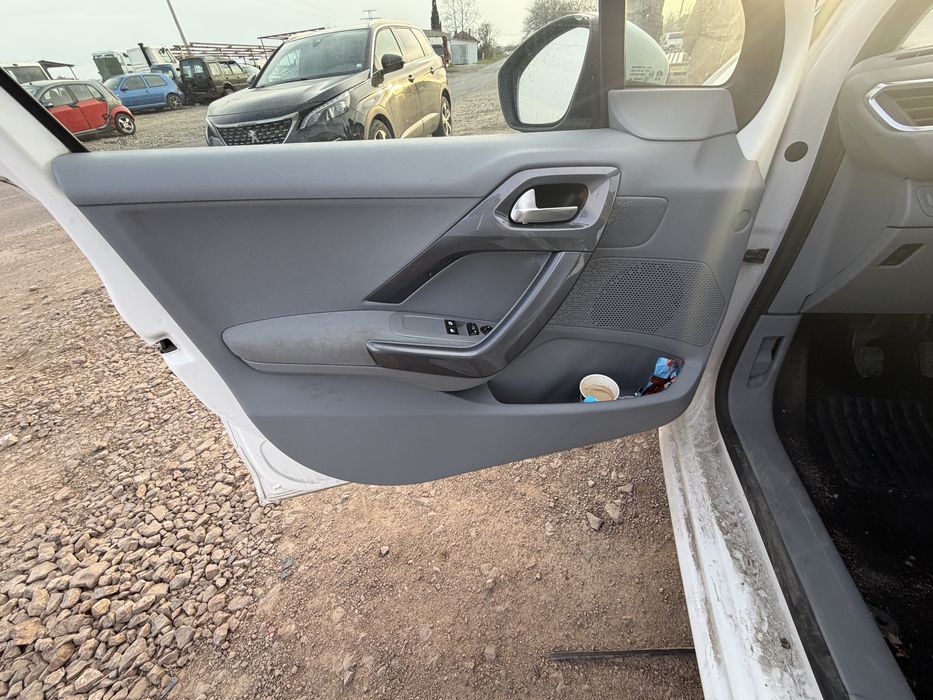 Пежо 208 1.3 82 кс бензин 2012г на части