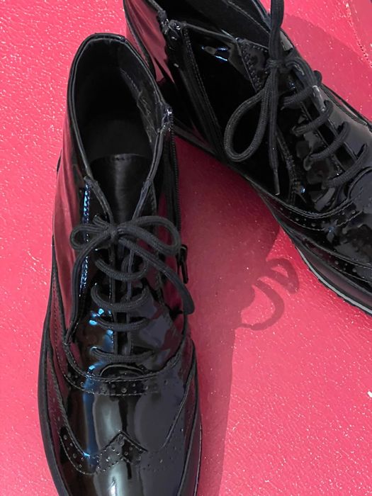 Срочно продам женскую обувь