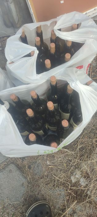 Продам бутылки винные