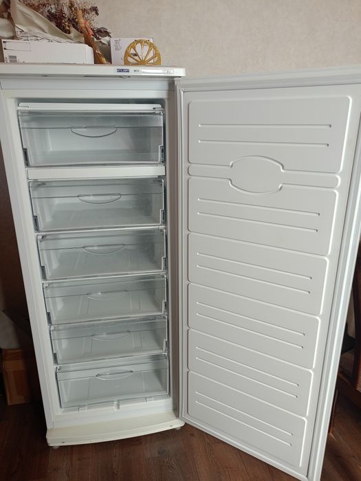 морозильный шкаф Atlant