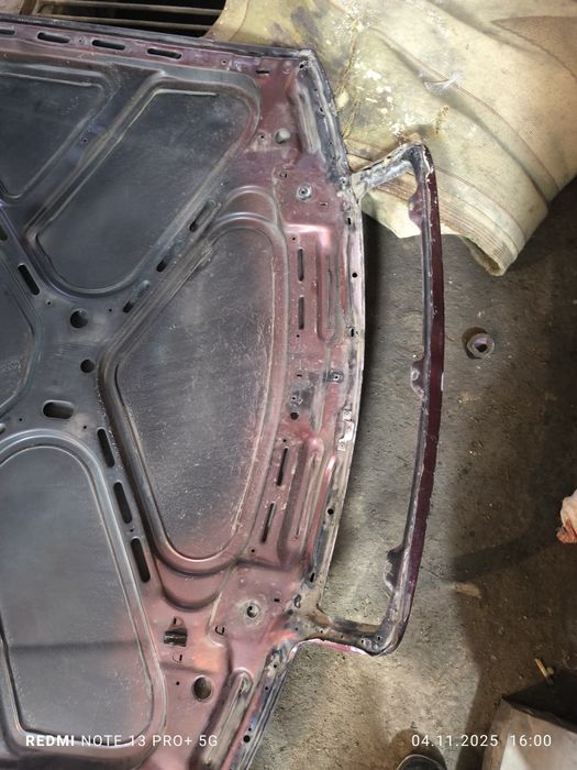 Капот Ауди 100с4