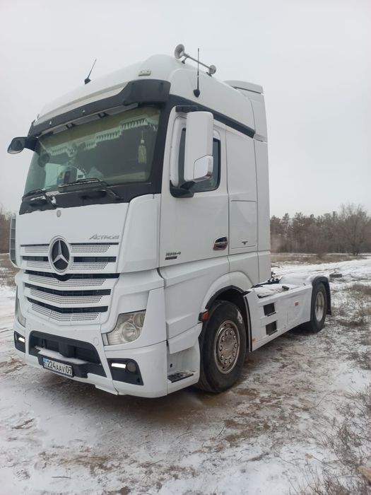 Продам  тягач MERCEDES-BENZ