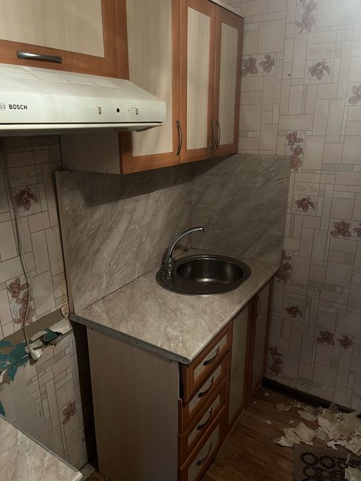 Продается кухонный гарнитур б/у