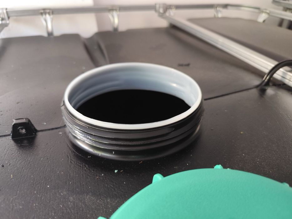 Нов бидон 1000л Кубче