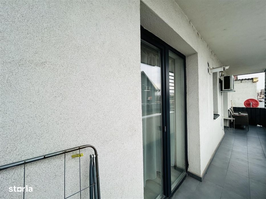 Ap modern cu 3 camere si balcon mare, loc de parcare inclus, zona buna