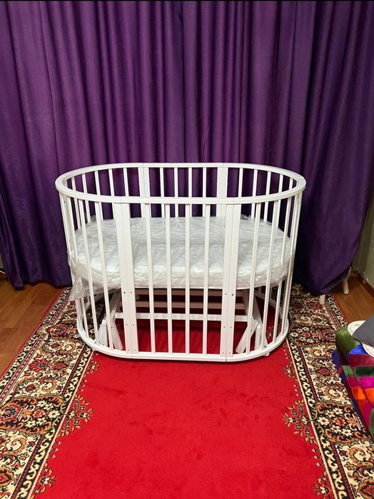 Продам манеж с матрасом в комплекте.