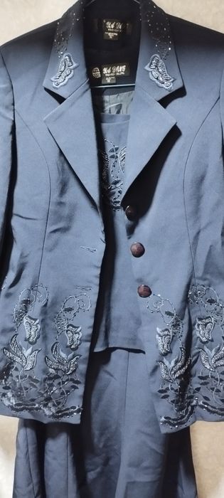 Аеллар кийимлари сотилади