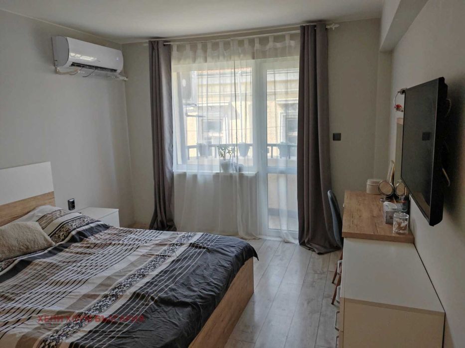 Продава се Тристаен апартамент в Русе, Център - 108 кв.м за 850 €/кв.м - Снимка #4
