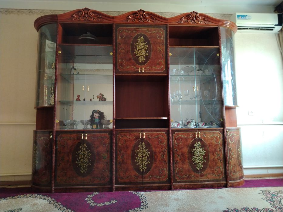 "Стенка"  sotiladi