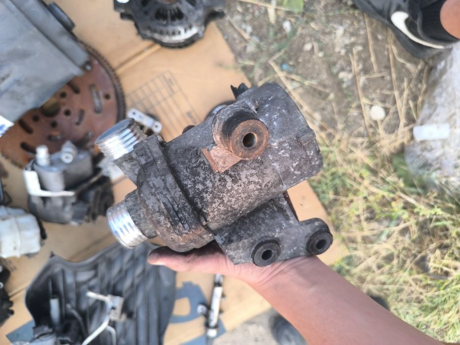 Bmw бмв е90 е92 е92 320i n43 170кс 143кс  водна помпа