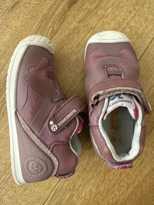 Детски обувки за момиче - боти, маратонки, ботуши