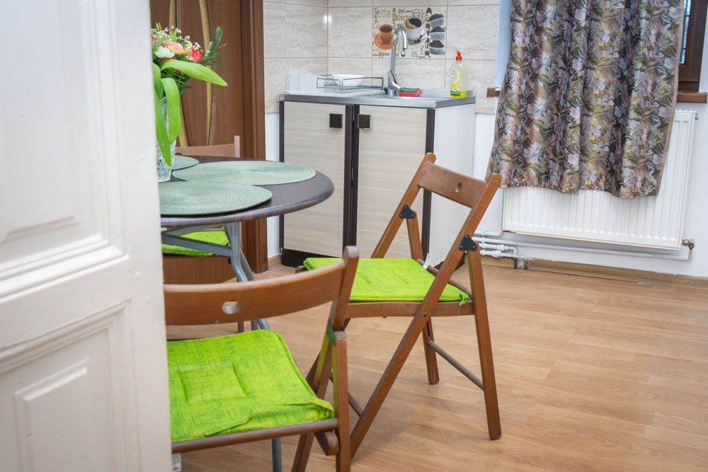 Proprietar, inchiriez apartament 2 camere, decomandat, Centru- Teatrul Dramatic