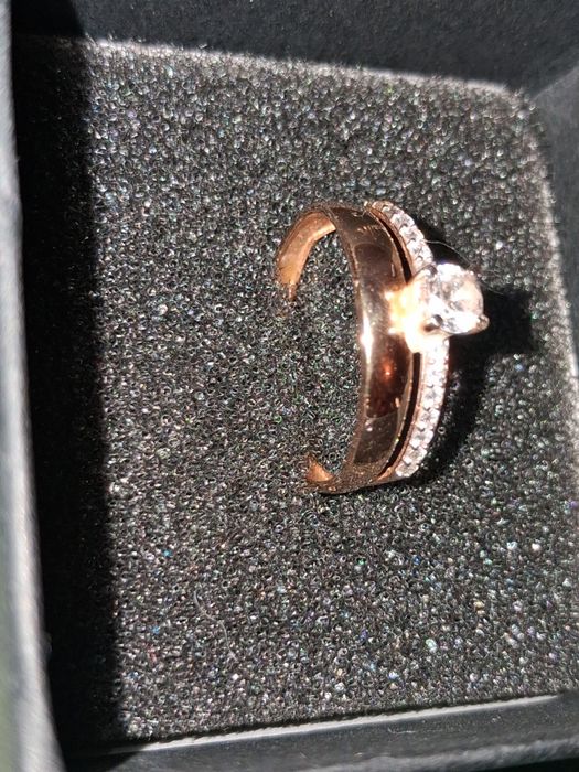 Золото кольцо новая.