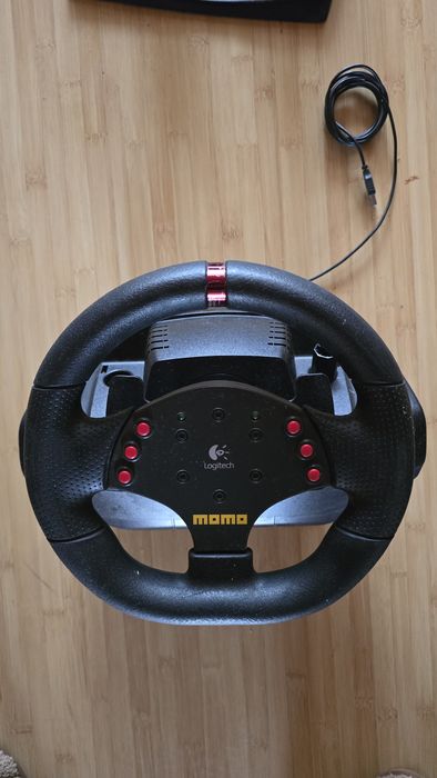 Volan Logitech Momo Racing