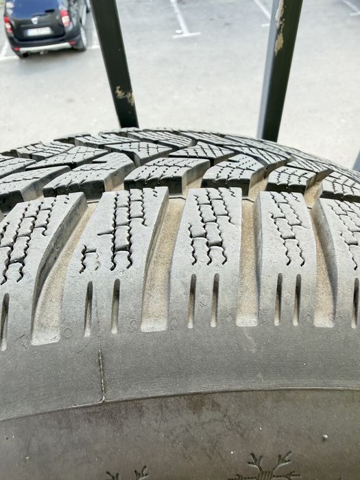 Vând set 4 roți complete pentru Volkswagen Tiguan / Touran și alte modele compatibile. Negociabil