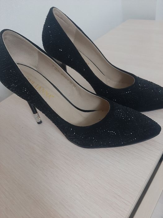 Туфли чёрные с блесками