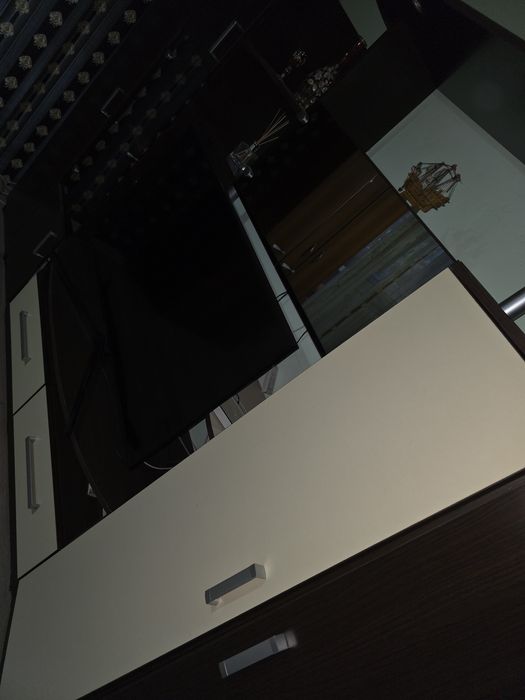 Vand mobilă de sufragerie stare impecabila