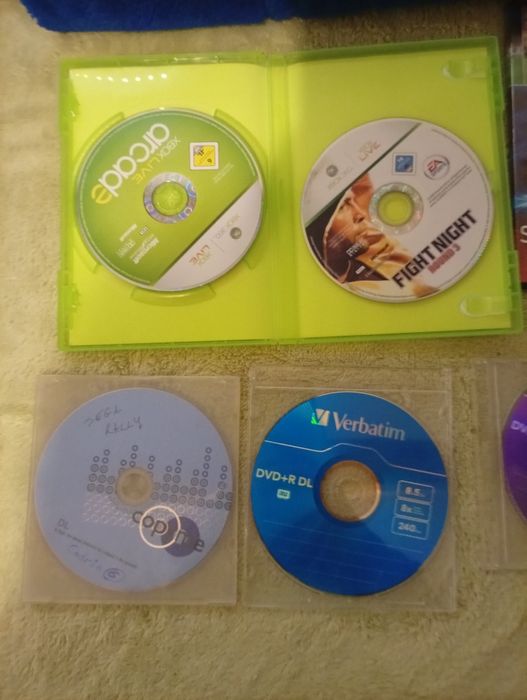 Vând Xbox 360 în stare foarte bună
