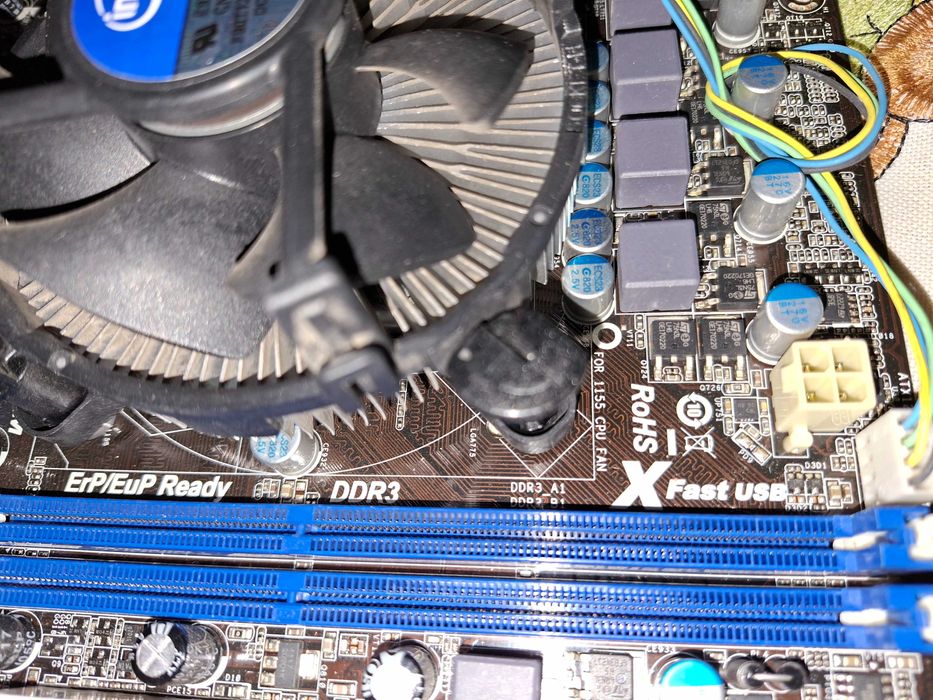 placa de baza ASROCK H61M-DGS + I5 2500