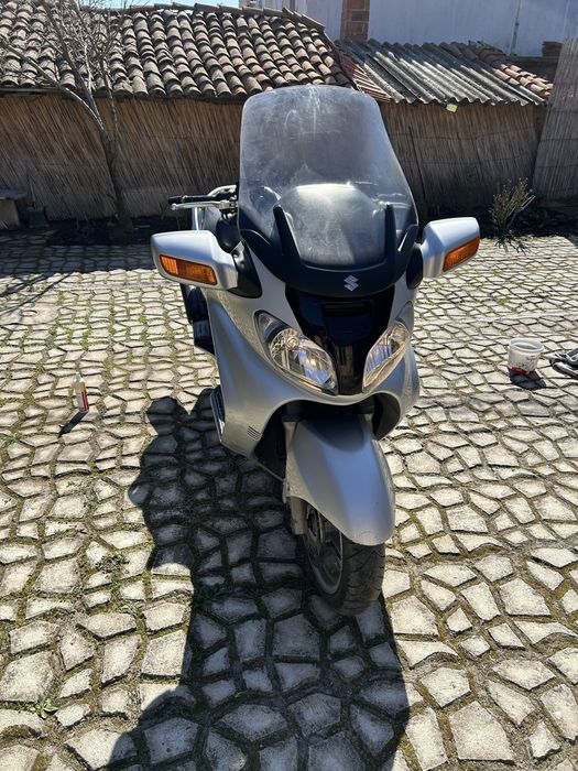 Сузуки Бъргман 650