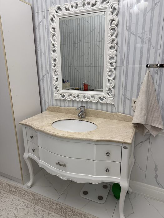 Раковина с зеркалом