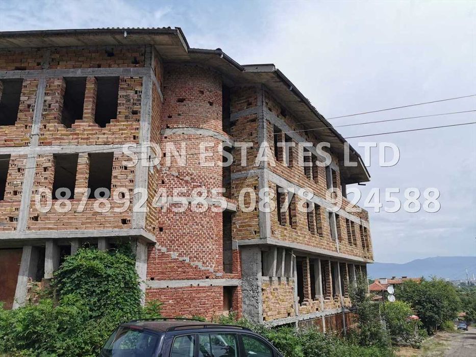 Продава се Хотел в Казанлък - 370 кв.м за 372 €/кв.м - Снимка #1