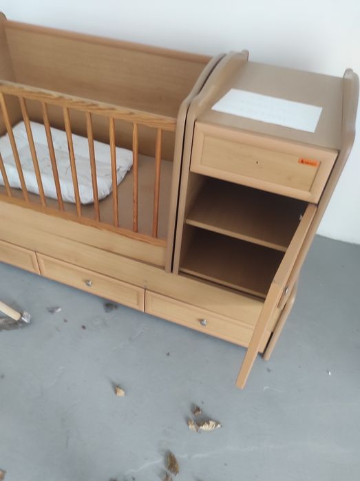 Продавам детско легло