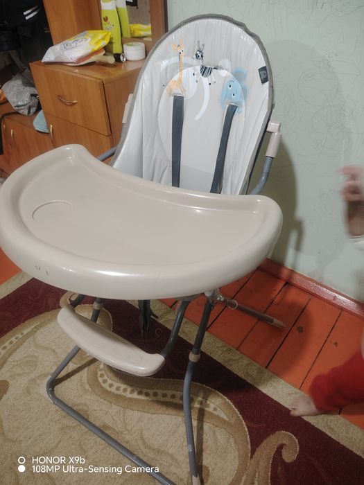 Стол для кормление