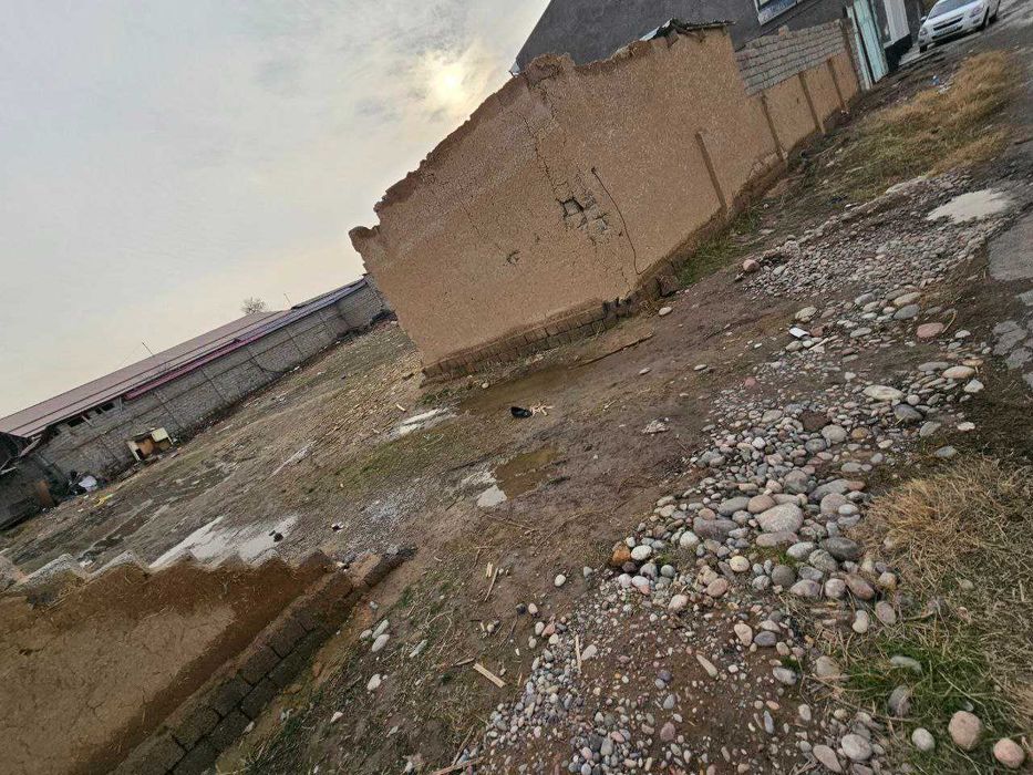 Sergeli.Honobod.  12 sotixli  uy kurishga yer sotaman. Fasad 45m*26m