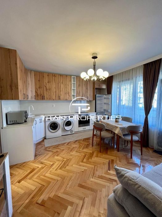 Четиристаен апартамент за продажба в жк. Христо Смирненски