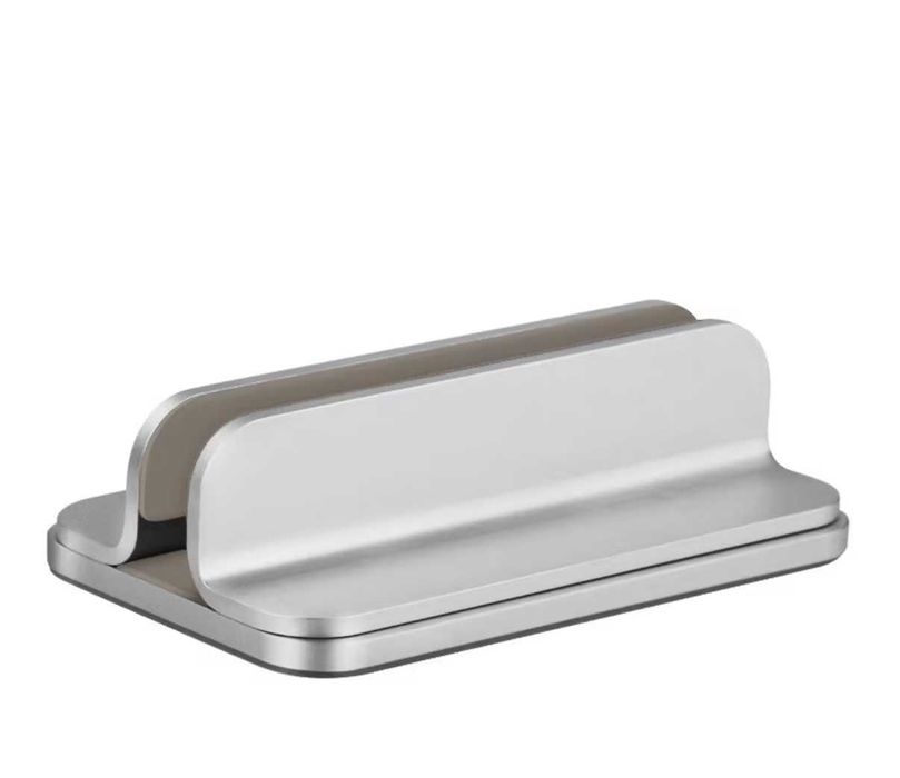 Macbook Air M4 13' 16GB RAM / 256 SSD - в гаранция