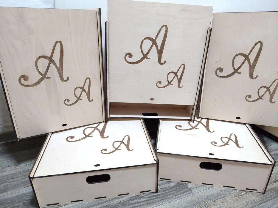 Коробки, стенд, ящик