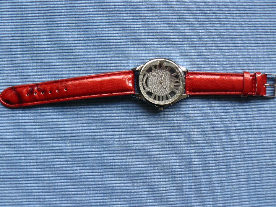 Ceas Dama VINISI CP04 Multiple Modele Mecanism Quartz,Curea Piele Eco,