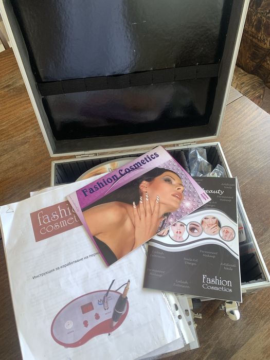 Куфар с машина за перманентен грим