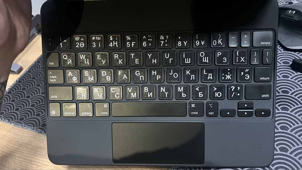 Apple Magic Keyboard 11" iPad Air
